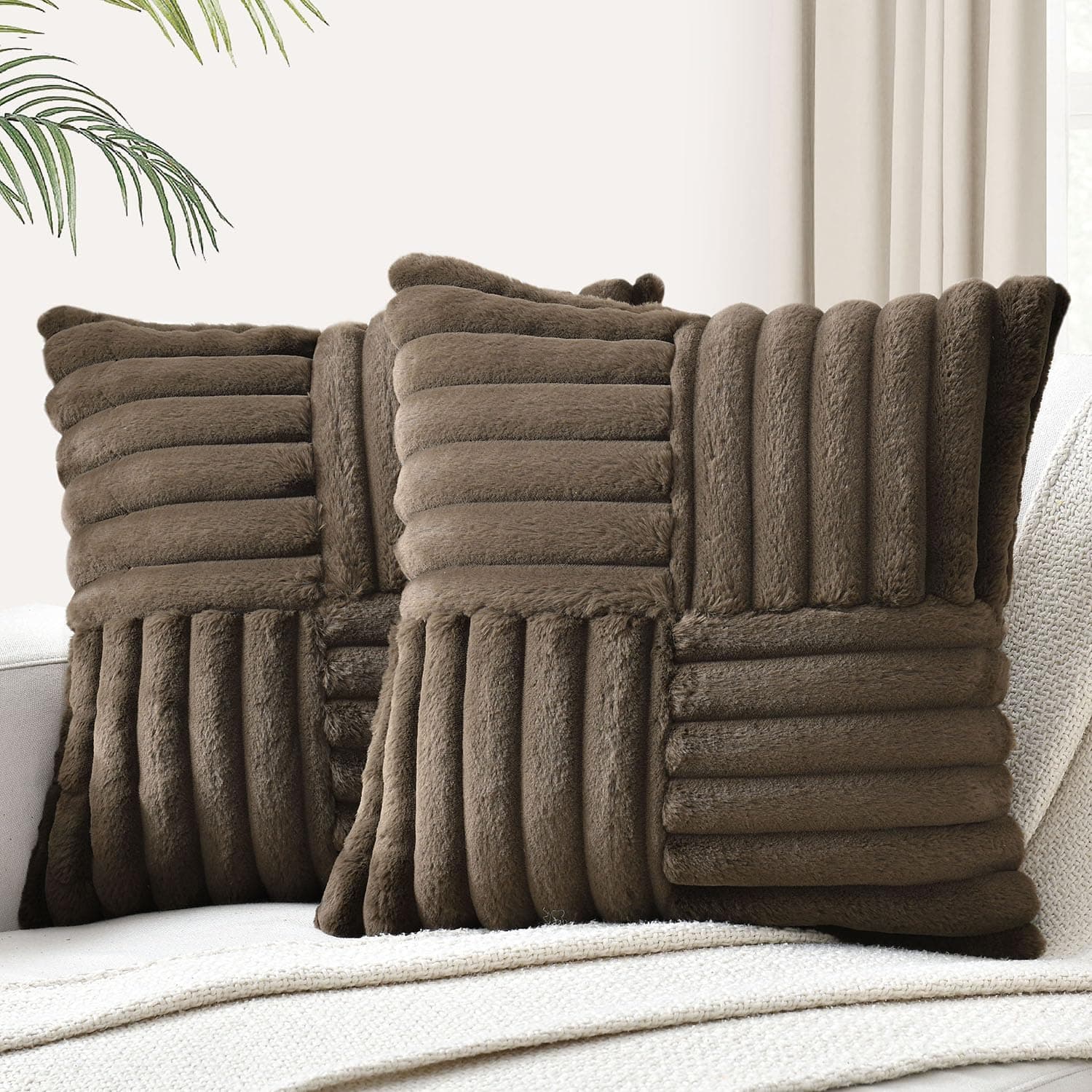 Foindtower Brown 18x18 Inch Faux Fur Cushion Cover Soft Velvet Living Room Decor